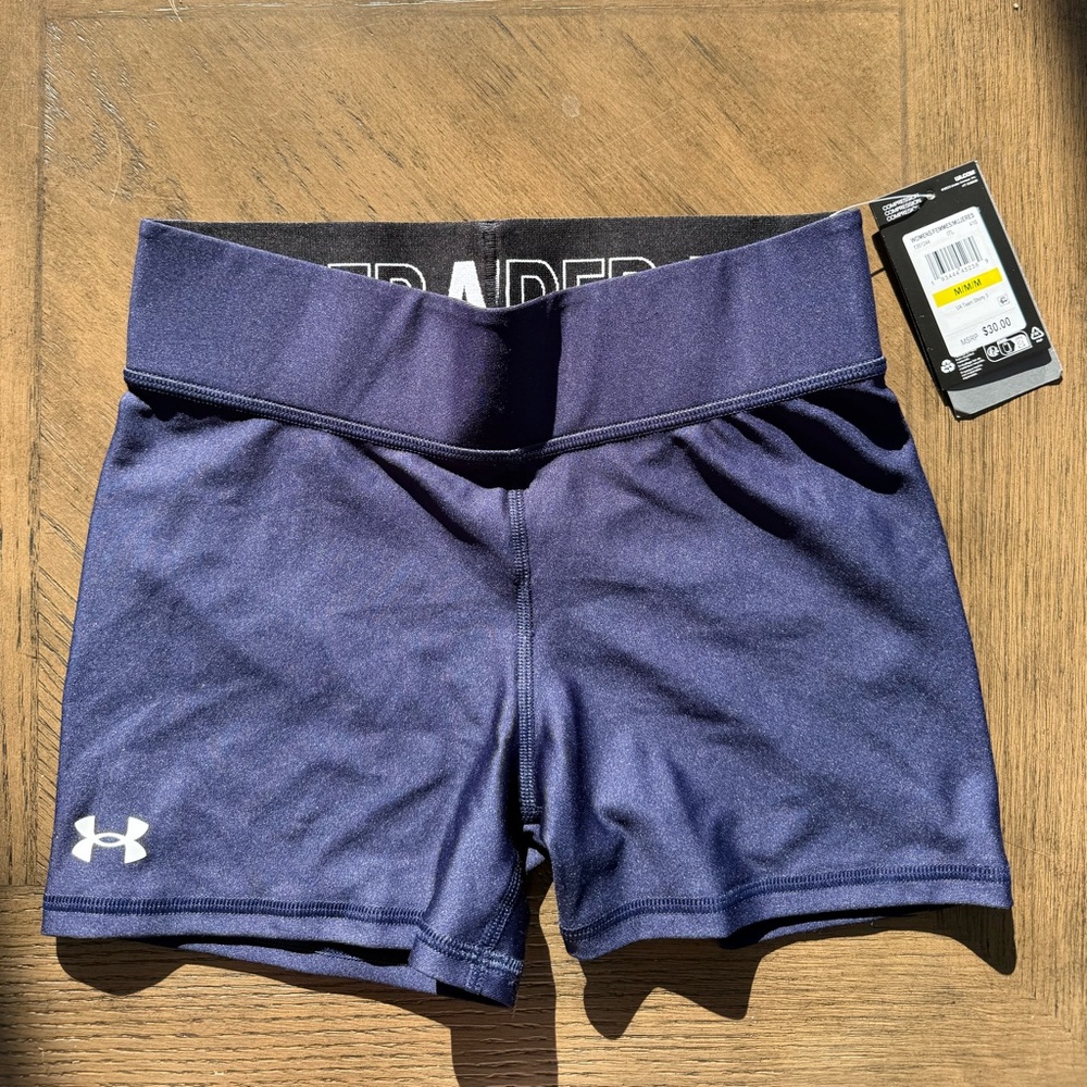 Women’s Medium Under Armour Team Shorty 3” in Navy Blue